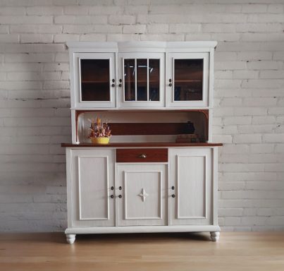 Weißer Buffettschrank